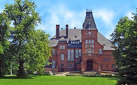 Pałac w Kobylnikach
